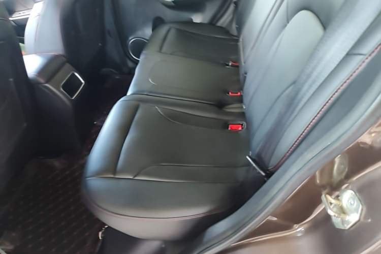 Used Haval H6 2017 Red-Label Sport Edition 1.5T Automatic Two-Wheel Drive Luxury Model Left Rear Seat