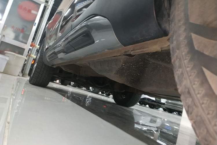 Used Haval H6 2017 Red Label 2.0T Automatic Two-Wheel Drive ZhiShang Model Left Side Sill