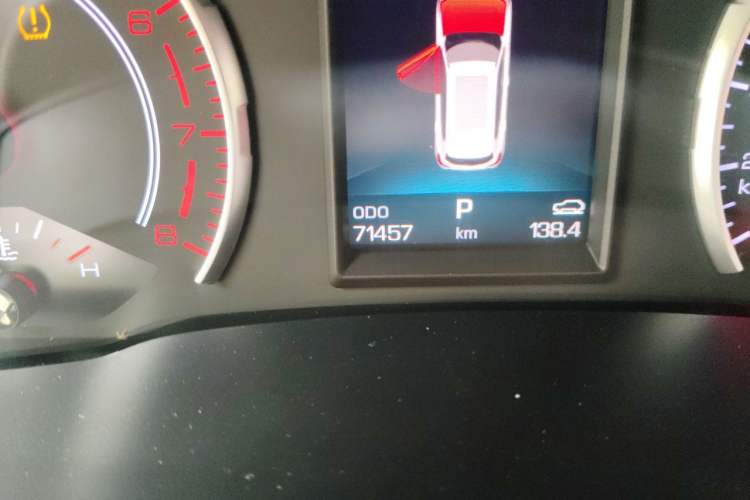Used Haval H6 2017 Red Label 2.0T Automatic Two-Wheel Drive ZhiShang Model Odometer Close Up