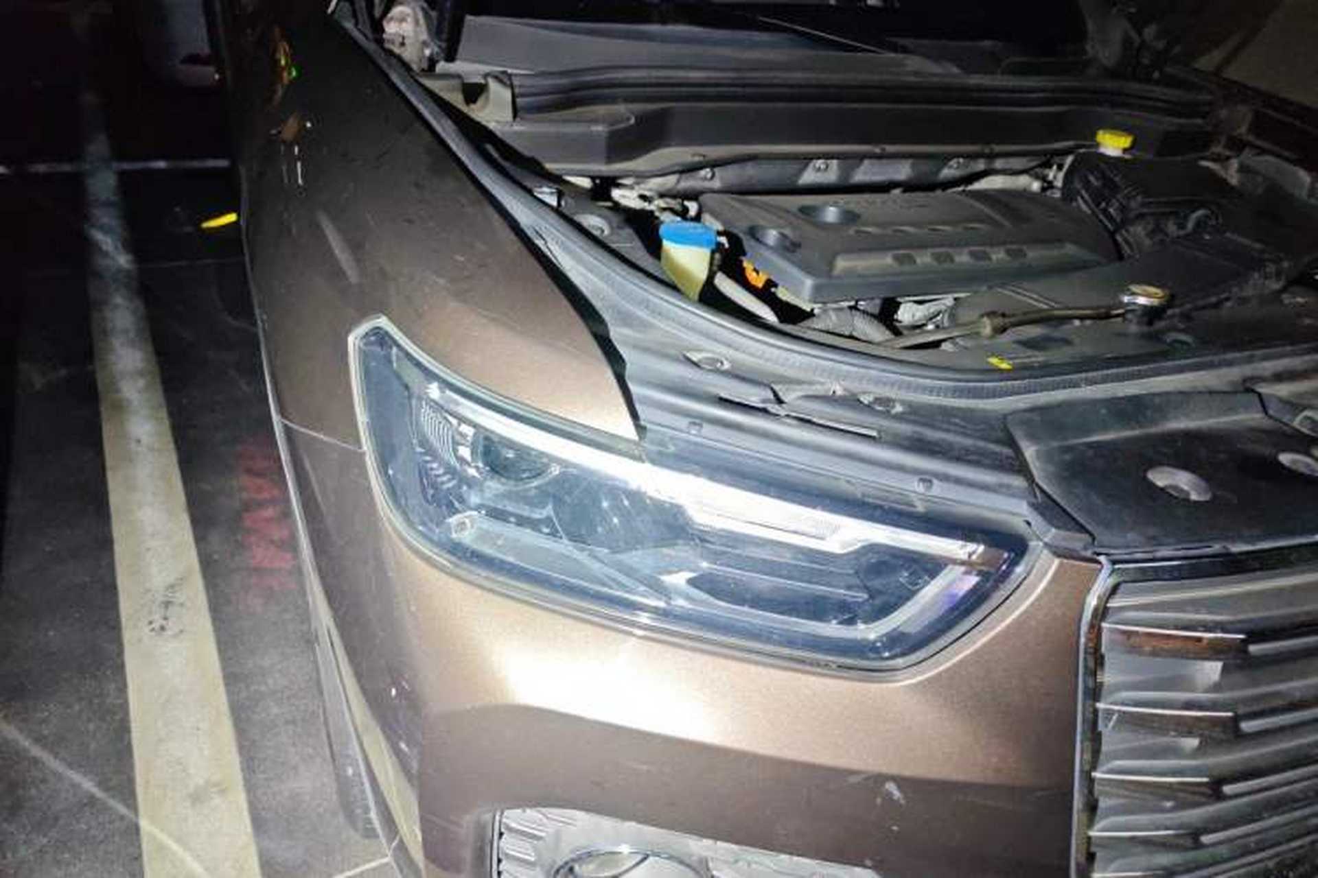 Used Haval H6 2017 Red Label 2.0T Automatic Two-Wheel Drive ZhiShang Model Right Front Headlight