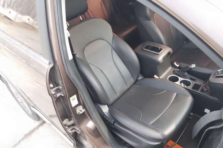 Used Haval H6 2017 Red-Label Sport Edition 1.5T Automatic Two-Wheel Drive Luxury Model Right Front Seat