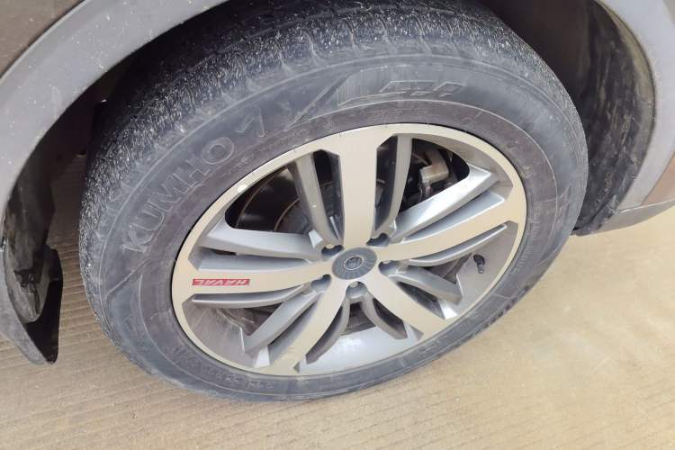 Used Haval H6 2017 Red Label 2.0T Automatic Two-Wheel Drive ZhiShang Model Right Front Wheel Hub