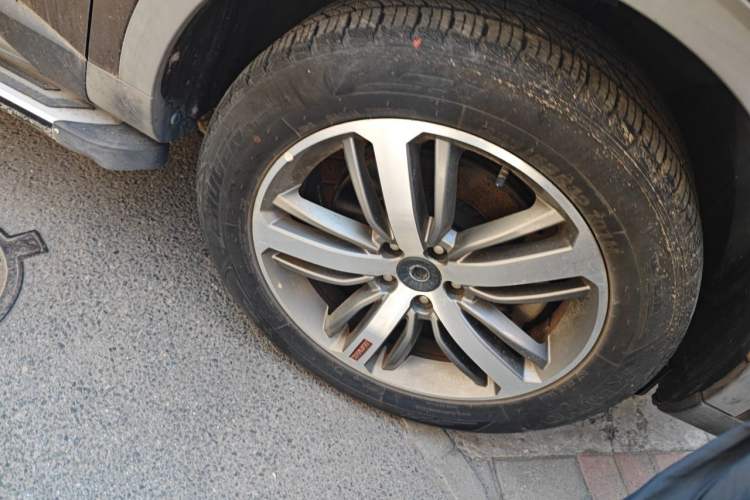 Used Haval H6 2017 Red Label 2.0T Automatic Two-Wheel Drive ZhiShang Model Right Front Wheel Hub