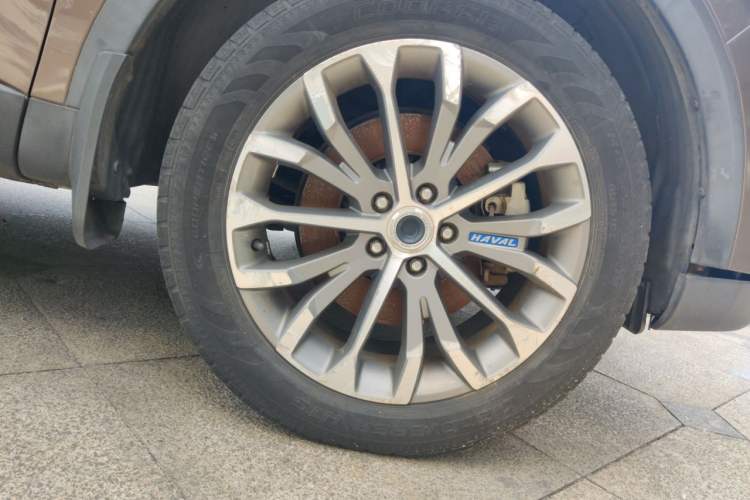 Used Haval H6 2017 Blue Label 1.3T Automatic Two-Wheel Drive ZhiShang Model Right Front Wheel Hub