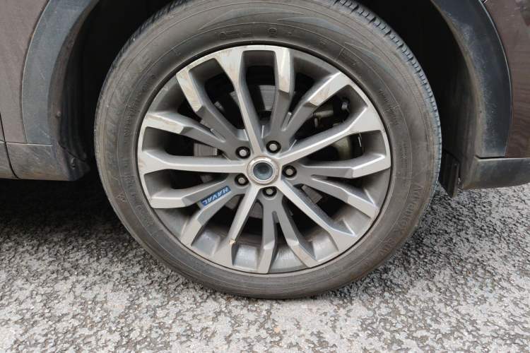Used Haval H6 2017 Blue Label 1.5T Automatic Two-Wheel Drive ZhiShang Model Right Front Wheel Hub