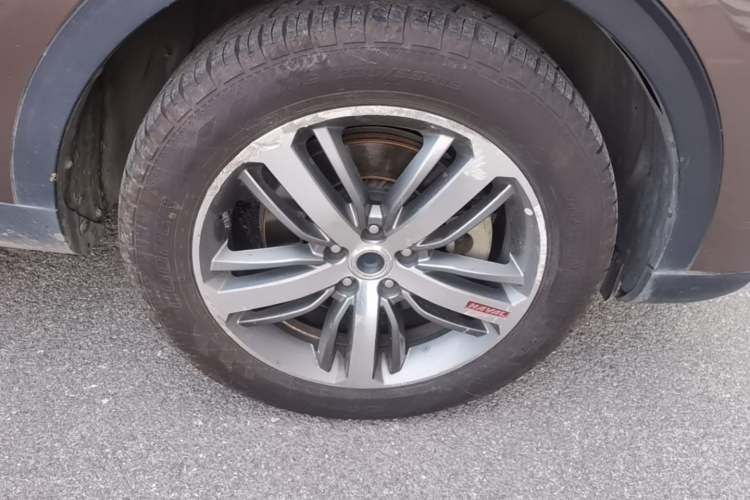 Used Haval H6 2017 Red-Label 1.5T Automatic Two-Wheel Drive Smart Edition Right Front Wheel Hub