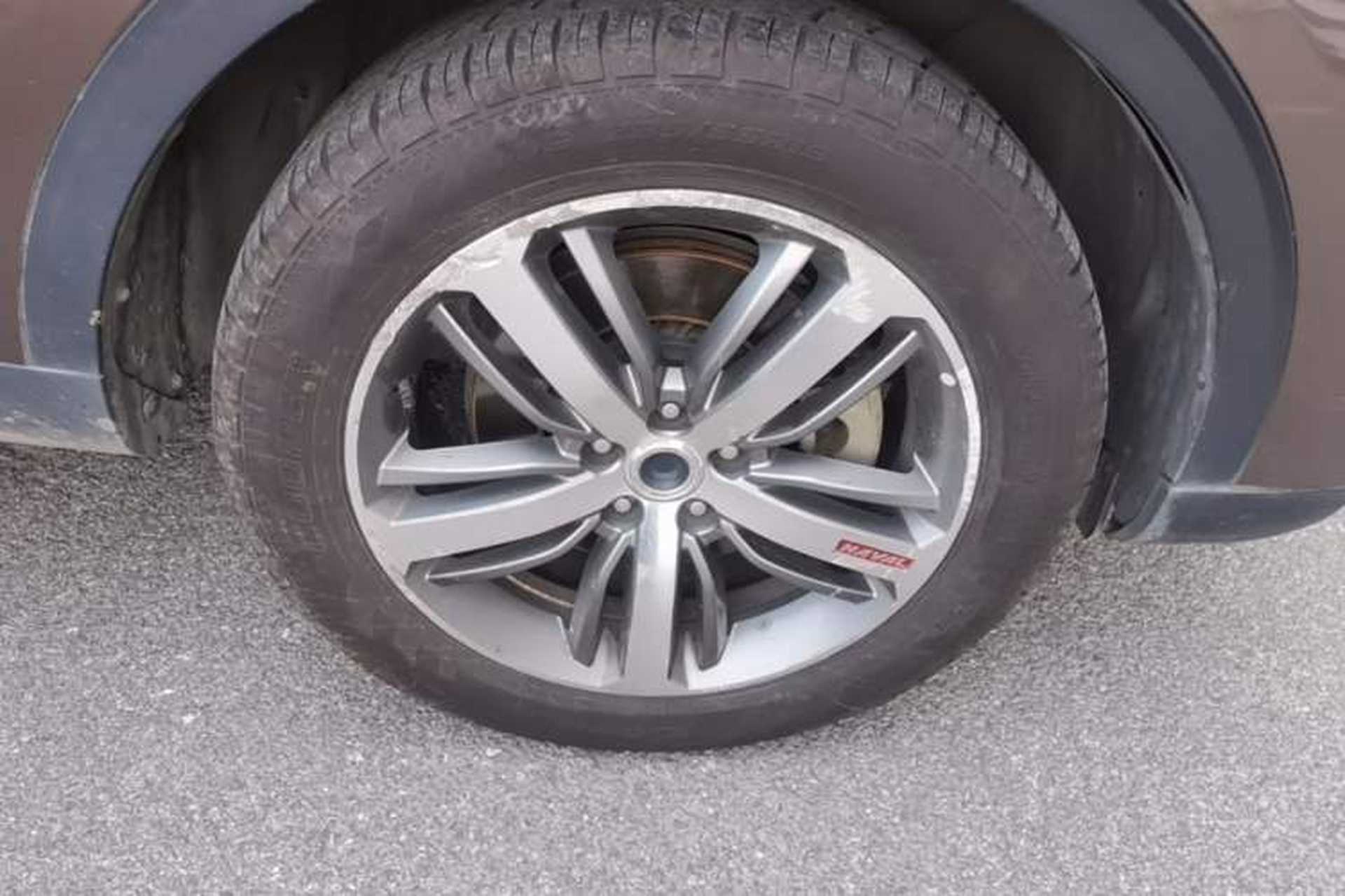 Used Haval H6 2017 Red-Label 1.5T Automatic Two-Wheel Drive Smart Edition Right Front Wheel Hub