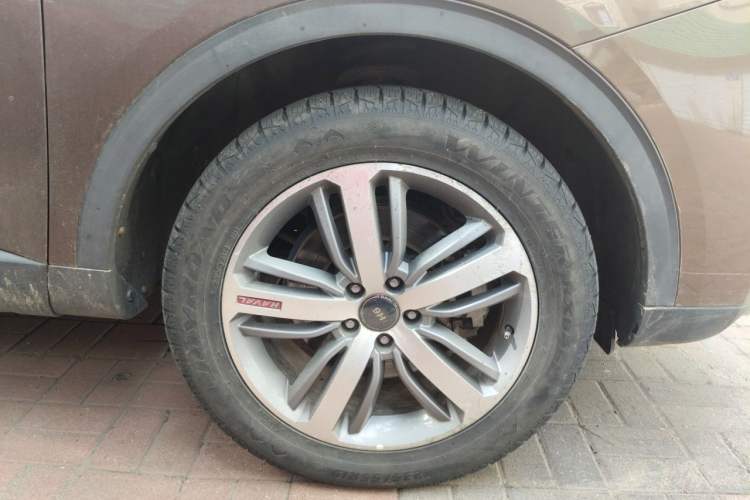 Used Haval H6 2017 Red Label 2.0T Automatic Two-Wheel Drive ZhiShang Model Right Front Wheel Hub