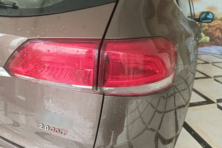 Used Haval H6 2017 Blue Label 2.0T Automatic Two-Wheel Drive Smart Edition Right Rear Taillight