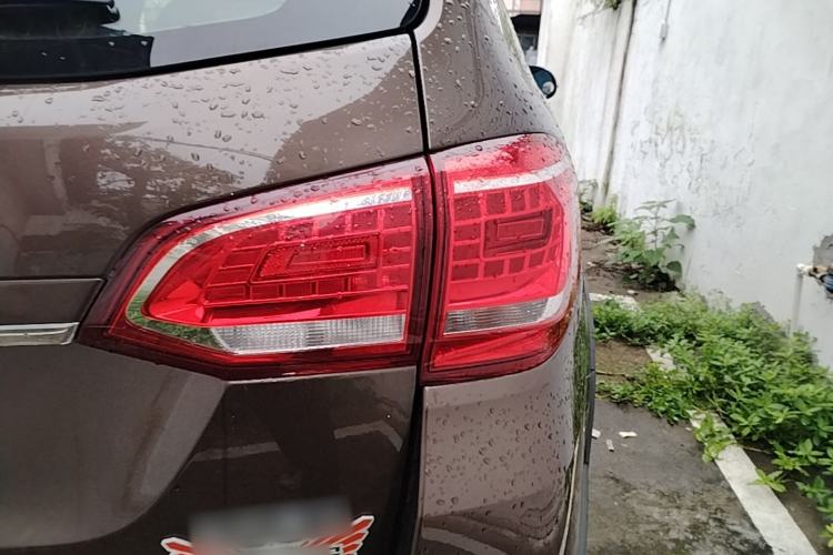 Used Haval H6 2017 Red-Label Sport Edition 1.5T Automatic Two-Wheel Drive Luxury Model Right Rear Taillight