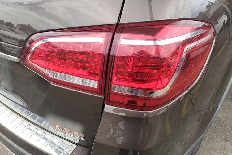 Used Haval H6 2017 Red-Label Sport Edition 1.5T Automatic Two-Wheel Drive Luxury Model Right Rear Taillight