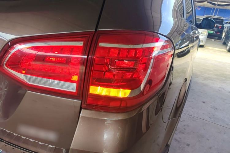 Used Haval H6 2017 Red-Label Sport Edition 1.5T Automatic Two-Wheel Drive Luxury Model Right Rear Taillight