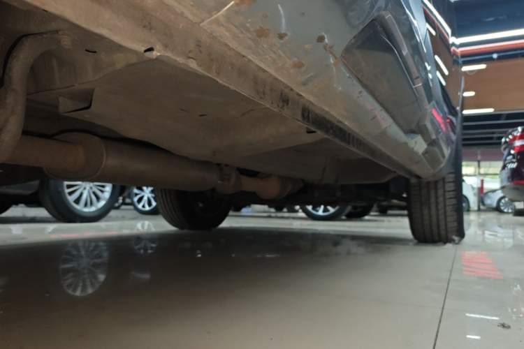 Used Haval H6 2017 Red Label 2.0T Automatic Two-Wheel Drive ZhiShang Model Right Side Sill