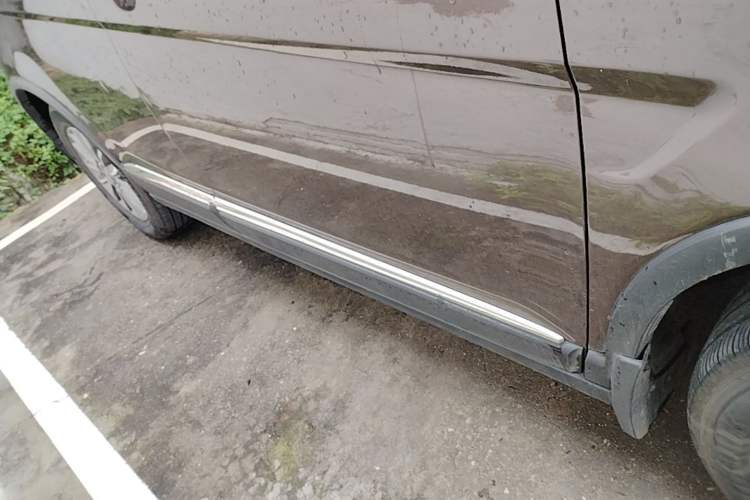 Used Haval H6 2017 Red-Label Sport Edition 1.5T Automatic Two-Wheel Drive Luxury Model Right Side Sill
