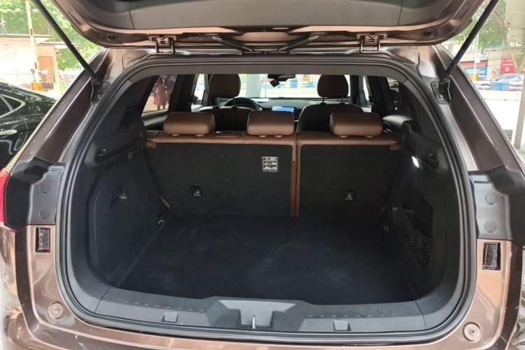 Used Haval H6 2017 Blue Label 1.5T Automatic Two-Wheel Drive ZhiShang Model Trunk