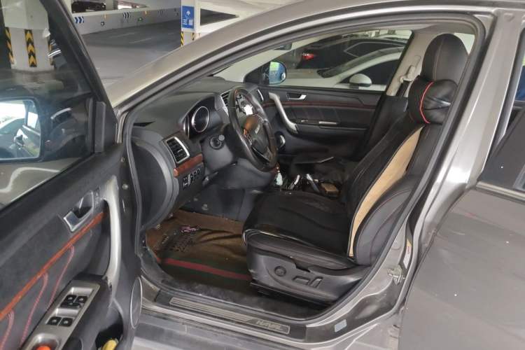 Used Haval H6 2017 Red-Label Sport Edition 1.5T Manual Two-Wheel Drive Elite Model Driver Seat