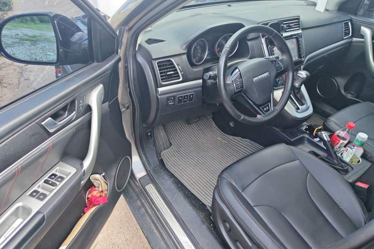 Used Haval H6 2017 Red-Label Sport Edition 1.5T Automatic Two-Wheel Drive Luxury Model Interior 3