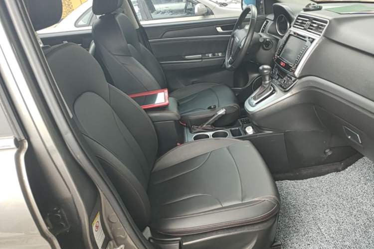 Used Haval H6 2017 Red-Label Sport Edition 1.5T Automatic Two-Wheel Drive Luxury Model Right Front Seat