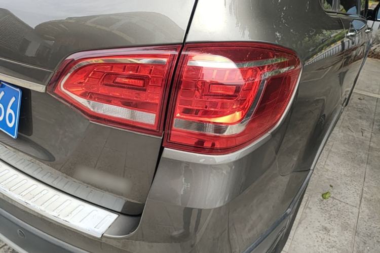 Used Haval H6 2017 Red-Label Sport Edition 1.5T Automatic Two-Wheel Drive Luxury Model Right Rear Taillight