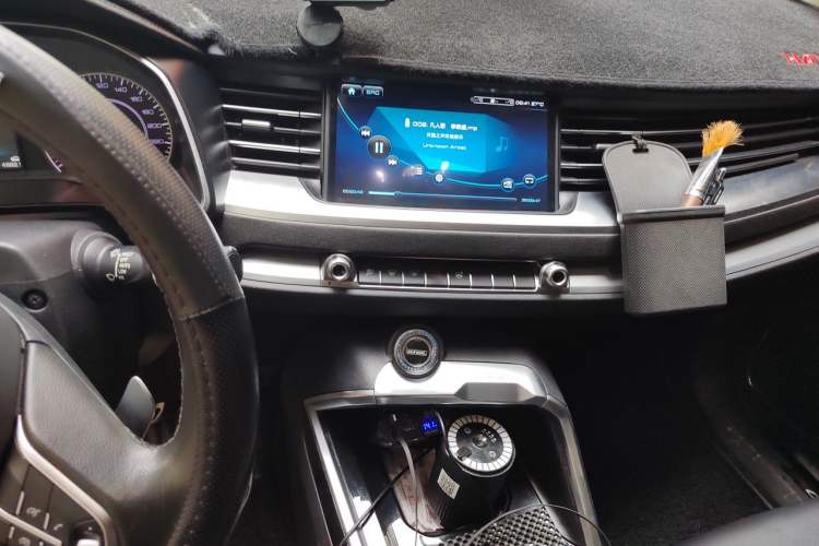 Used Haval H6 2017 Blue Label 2.0T Automatic Two-Wheel Drive Smart Edition Audio And AC Panel