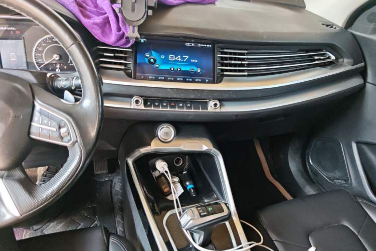 Used Haval H6 2017 Red Label 2.0T Automatic Two-Wheel Drive ZhiShang Model Audio And AC Panel