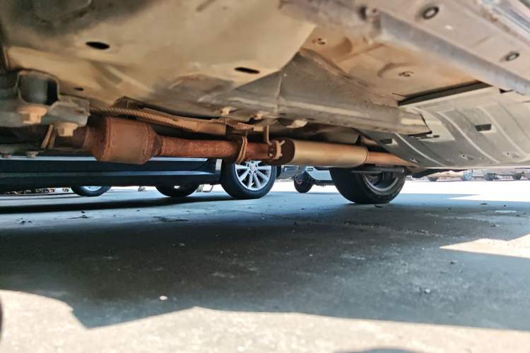Used Haval H6 2017 Red Label 2.0T Automatic Two-Wheel Drive ZhiShang Model Chassis Front Left