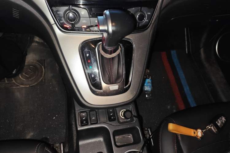 Used Haval H6 2017 Blue Label Sport Edition 1.5T Automatic Two-Wheel Drive Luxury Model Gear Lever