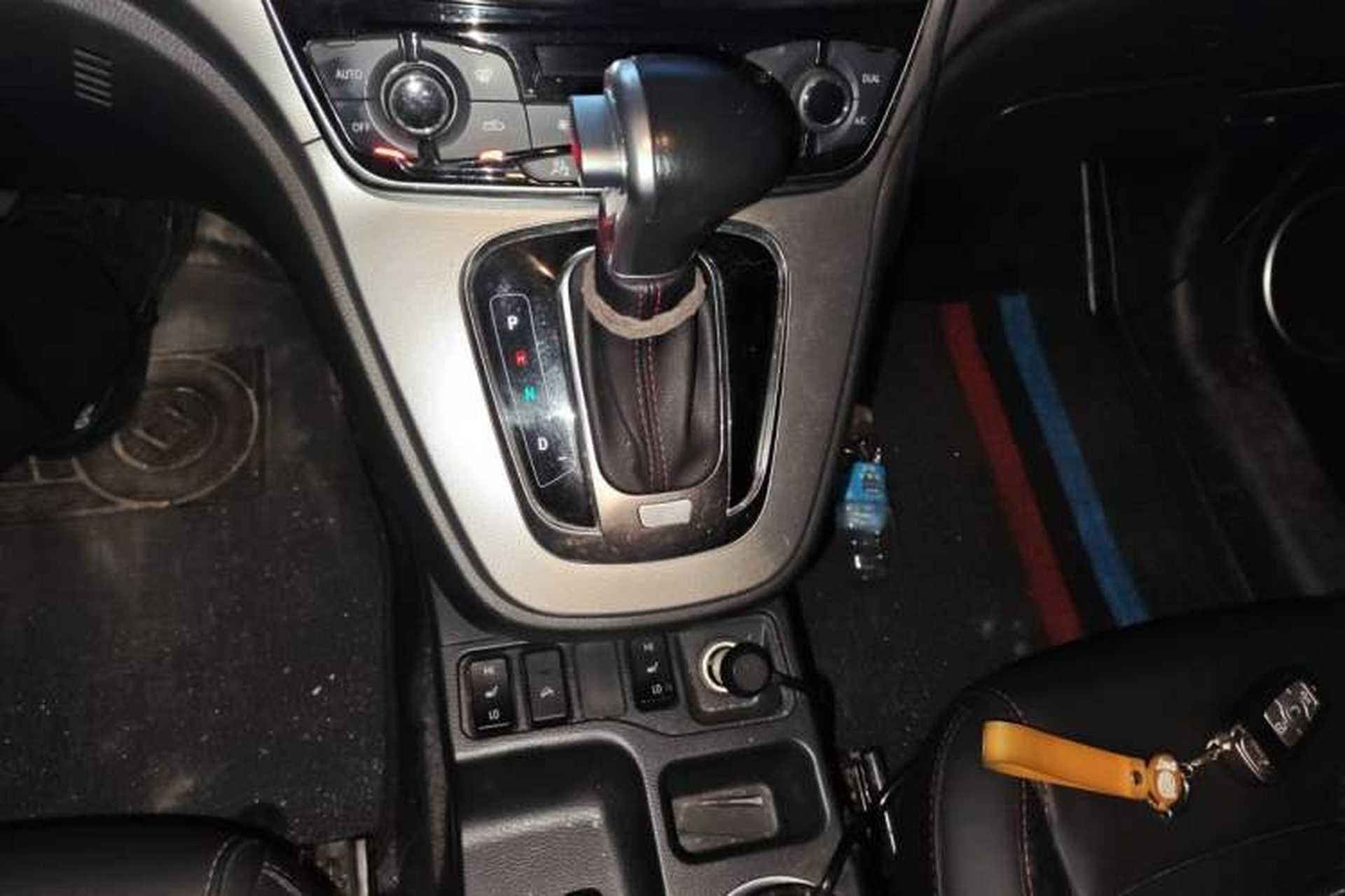 Used Haval H6 2017 Blue Label Sport Edition 1.5T Automatic Two-Wheel Drive Luxury Model Gear Lever