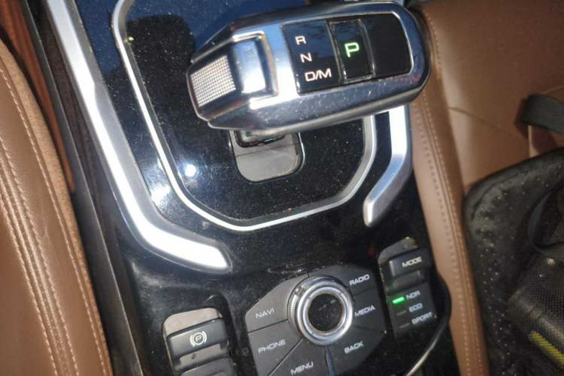 Used Haval H6 2017 Blue Label 2.0T Automatic Two-Wheel Drive Leading Model Gear Lever