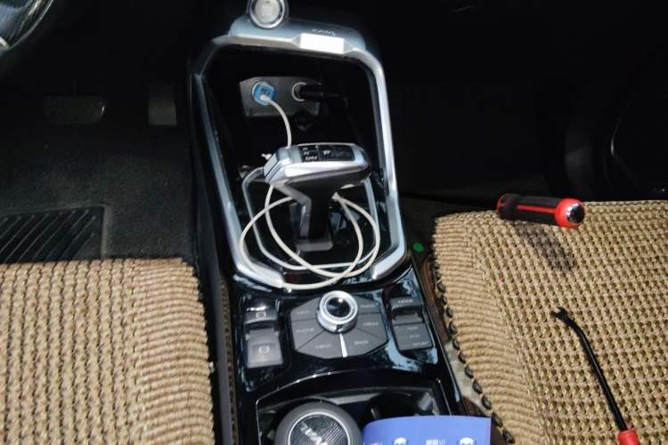 Used Haval H6 2017 Blue Label 2.0T Automatic Two-Wheel Drive Smart Edition Gear Lever