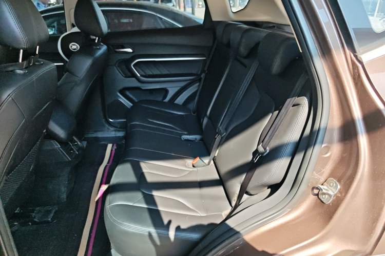 Used Haval H6 2017 Red Label 2.0T Automatic Two-Wheel Drive ZhiShang Model Left Rear Seat