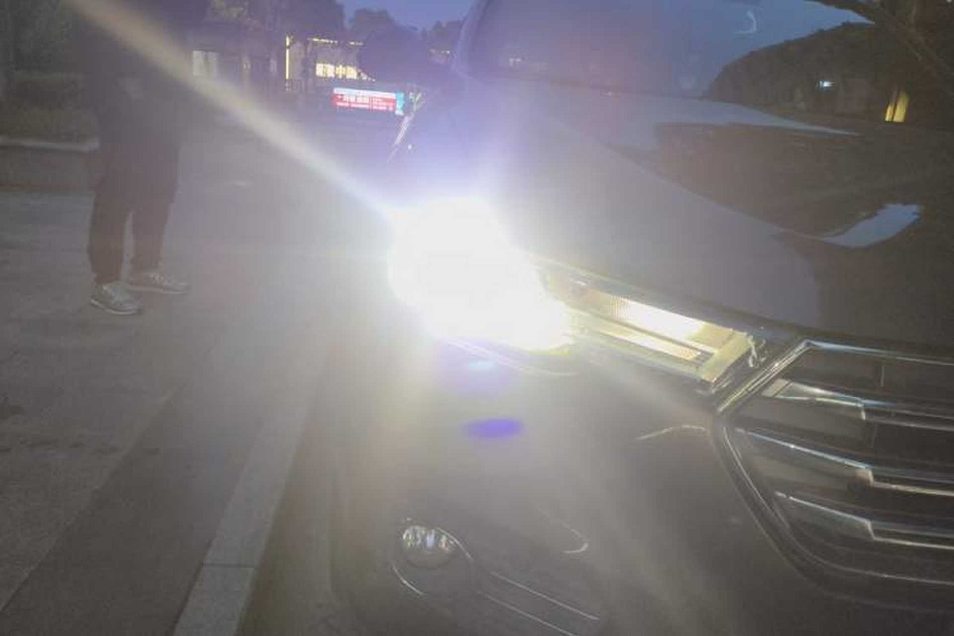 Used Haval H6 2017 Blue Label 2.0T Automatic Two-Wheel Drive Leading Model Right Front Headlight