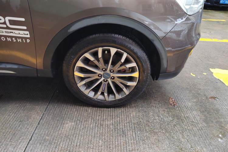 Used Haval H6 2017 Blue Label 2.0T Automatic Two-Wheel Drive Smart Edition Right Front Wheel Hub