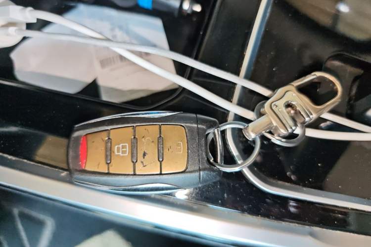Used Haval H6 2017 Red Label 2.0T Automatic Two-Wheel Drive ZhiShang Model Vehicle Key