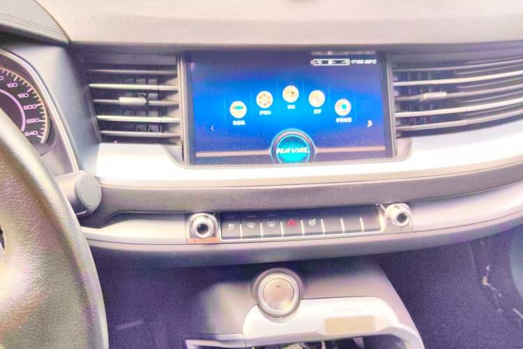 Used Haval H6 2017 Blue Label 2.0T Automatic Two-Wheel Drive Smart Edition Audio And AC Panel