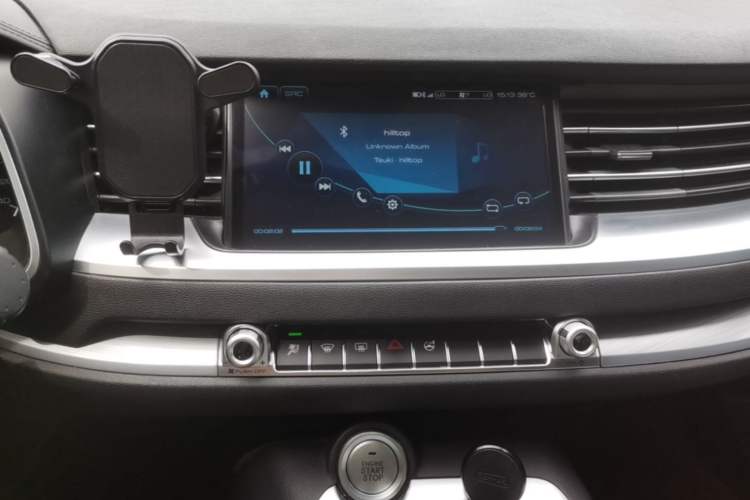 Used Haval H6 2017 Red-Label 1.3T Automatic Two-Wheel Drive Fashion Edition Audio And AC Panel