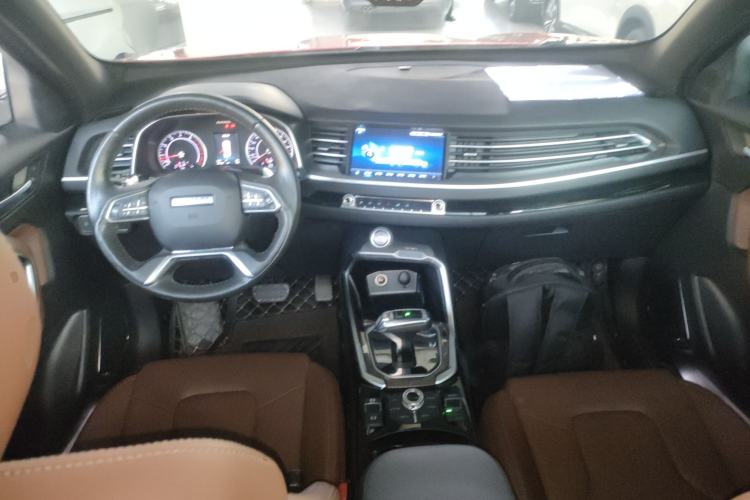 Used Haval H6 2017 Red Label 2.0T Automatic Two-Wheel Drive ZhiShang Model Center Console