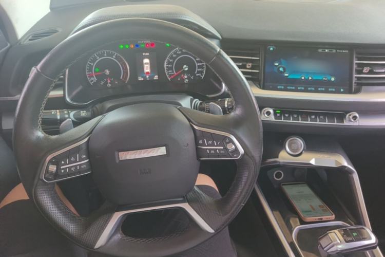 Used Haval H6 2017 Red-Label 1.3T Automatic Two-Wheel Drive ZhiShang Model Center Console