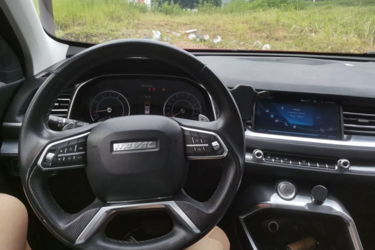 Used Haval H6 2017 Red-Label 1.3T Automatic Two-Wheel Drive Fashion Edition Center Console