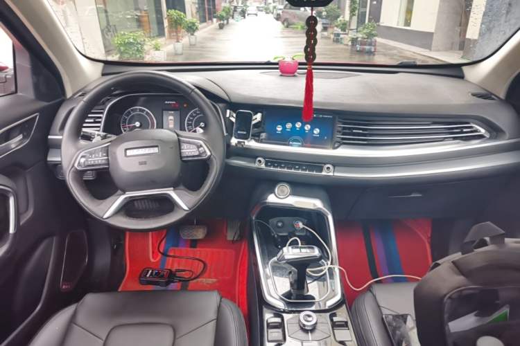 Used Haval H6 2017 Red Label 2.0T Automatic Two-Wheel Drive ZhiShang Model Center Console