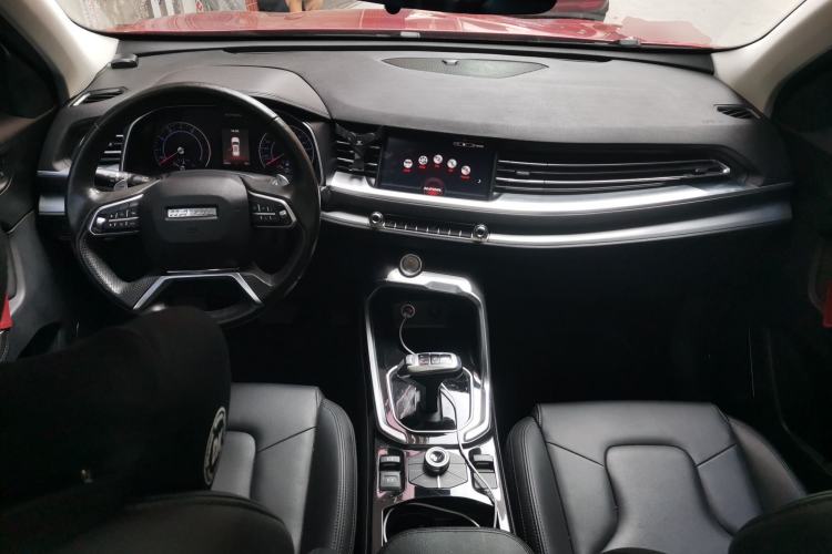 Used Haval H6 2017 Red Label 2.0T Automatic Two-Wheel Drive ZhiShang Model Center Console