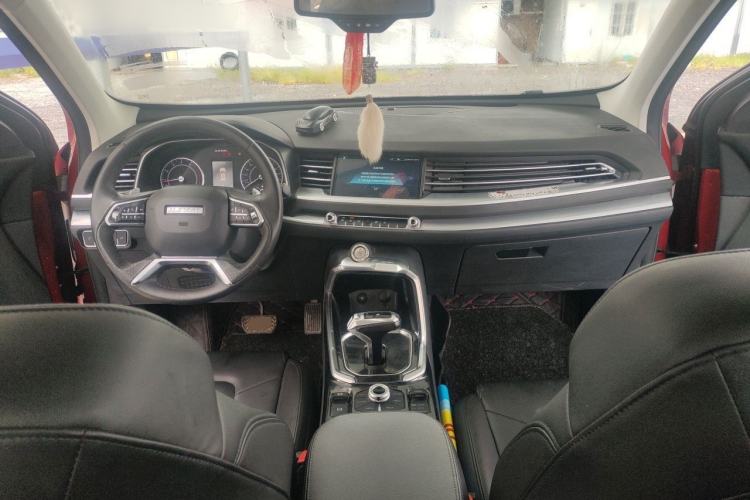 Used Haval H6 2017 Red Label 2.0T Automatic Two-Wheel Drive ZhiShang Model Center Console