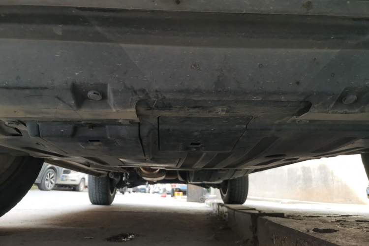 Used Haval H6 2017 Red Label 2.0T Automatic Two-Wheel Drive ZhiShang Model Chassis Front