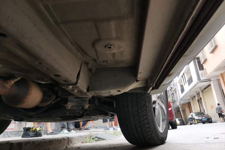Used Haval H6 2017 Red Label 2.0T Automatic Two-Wheel Drive ZhiShang Model Chassis Front Right