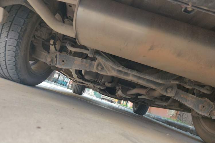 Used Haval H6 2017 Red Label 2.0T Automatic Two-Wheel Drive ZhiShang Model Chassis Rear