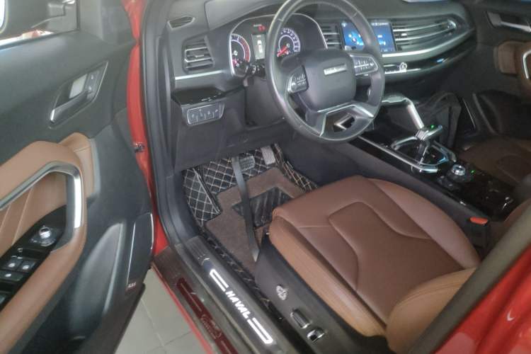 Used Haval H6 2017 Red Label 2.0T Automatic Two-Wheel Drive ZhiShang Model Driver Seat