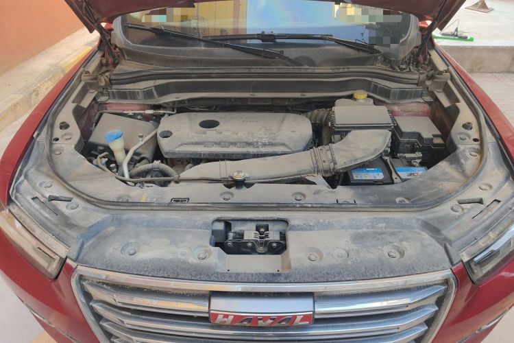 Used Haval H6 2017 Red Label 2.0T Automatic Two-Wheel Drive ZhiShang Model Engine Bay