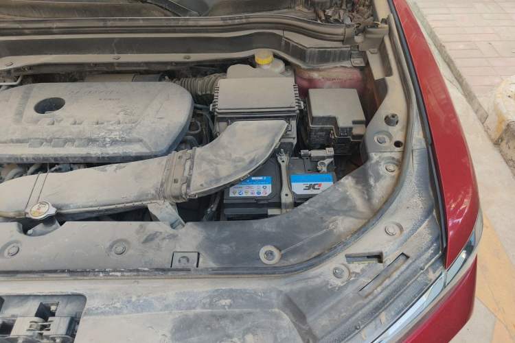 Used Haval H6 2017 Red Label 2.0T Automatic Two-Wheel Drive ZhiShang Model Engine Bay Left