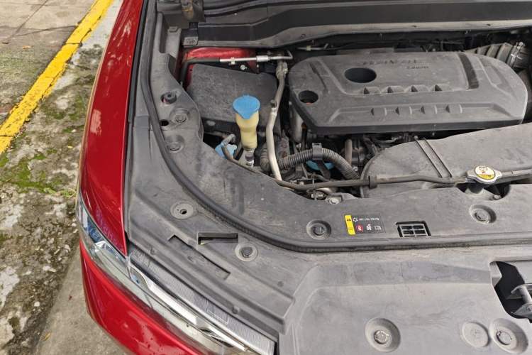 Used Haval H6 2017 Red-Label 2.0T Automatic Two-Wheel Drive Leading Edition Engine Bay Right