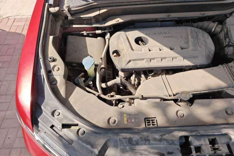 Used Haval H6 2017 Red-Label 2.0T Automatic Two-Wheel Drive Leading Edition Engine Bay Right